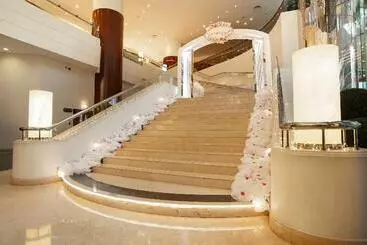 هتل B P International