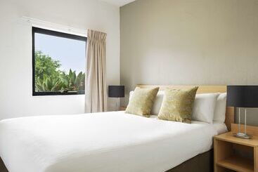 Hotel Breakfree Adelaide