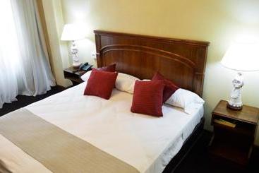 Gardi Hotel & Suites