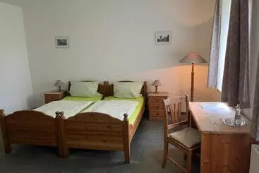 Hotel Gästezimmer Zum Krug Im Grünen Kranze