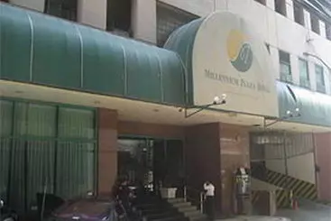 Отель Millennium Plaza Serviced Residences