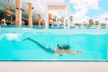 Van Der Valk Plaza Beach & Dive Resort Bonaire