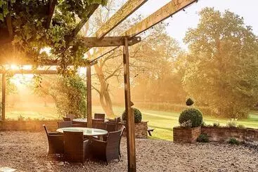 مبيت وإفطار The Coppleridge Inn