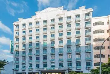 هتل 81 Premier Hollywood