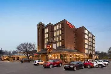 Hotel Ramada Plaza By Wyndham Niagara Falls