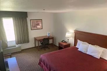 호텔 Days Inn By Wyndham Shawnee