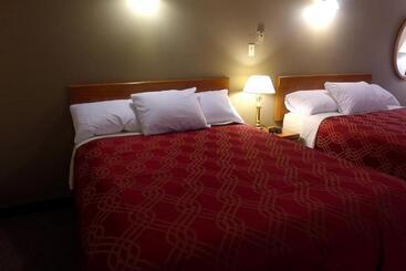 酒店 Econo Lodge Inn & Suites