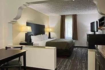 בית מלון כפרי Quality Inn