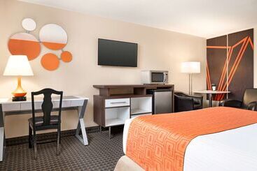 فندق Howard Johnson By Wyndham Gravenhurst