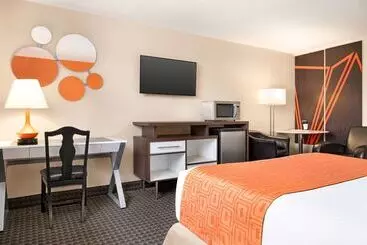 هتل Howard Johnson By Wyndham Gravenhurst