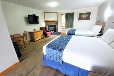 فندق Knights Inn Colonial Fireside Inn