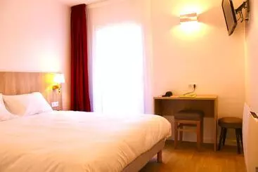 Отель Aux Lys De Chablis