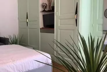 Отель Hôtel Le Thurot