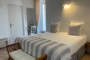 Отель Mas Angelussi Le Clos Du Soleil