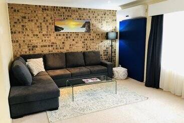 酒店 Avaleen Lodge Motor Inn