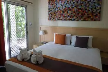 Coconut Grove Holiday Apartments