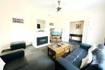 Connells Motel & Serviced Apartments