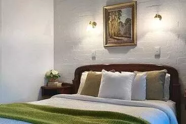 בית מלון כפרי Victoria House Motor Inn