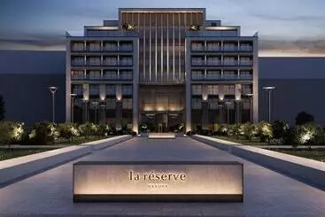 Отель La Réserve Resort