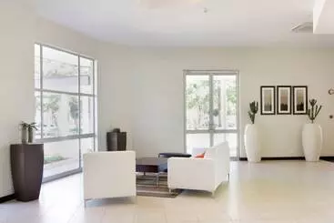 בית מלון כפרי Cresta Lodge Gaborone