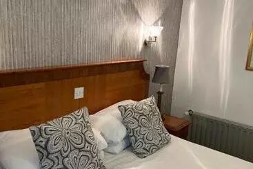 בית מלון כפרי The Chainbridge