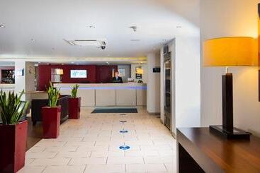 호텔 Holiday Inn Express Warwick   Stratford Upon Avon, An Ihg
