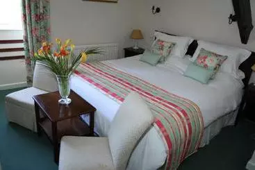 Mill House Hotel & Restaurant