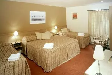 Whoop Hall Hotel And Leisure