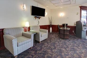 هتل Ramada By Wyndham Nisku Edmonton Airport