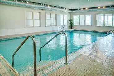 ホテル The Loyalist Country Inn & Conference Centre