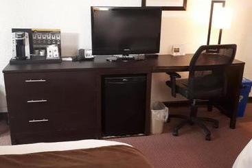 هتل Westwood Inn And Indoor Water Park