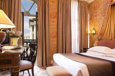 هتل Des Grands Hommes