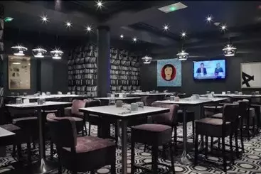 Отель Le Cinq Hyper  Centre