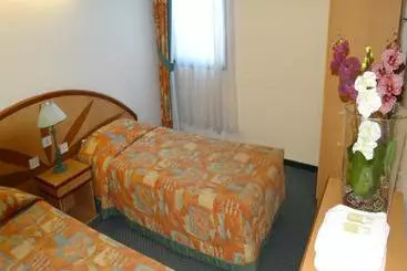 Otel Median Genève Aéroport