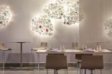 ホテル Mercure Marseille Centre Vieux Port