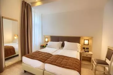 호텔 Europa  Skypool & Panorama