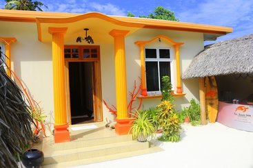 Pensión Ras Beach Inn