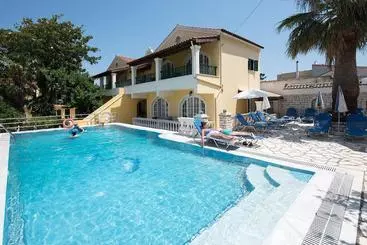 هتل Andreas Pool Apartments