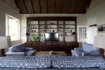 Hotel Strawberry Hill