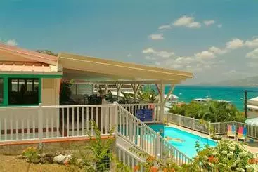 هتل Karibea Camelia Residence