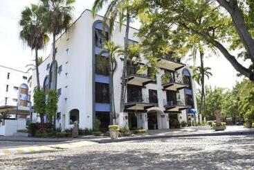 בית מלון כפרי Puerto De Luna Pet Friendly And Family Suites