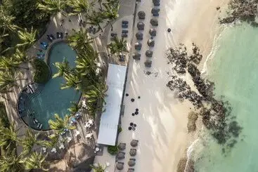 استراحتگاه Constance Belle Mare Plage