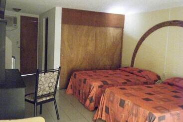 فندق El Tropicano