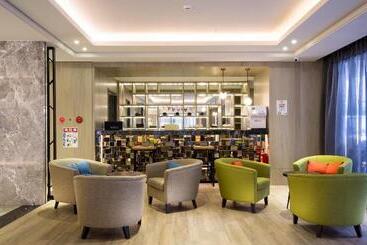 هتل Check Inn Taichung Wenxin Zhongqing