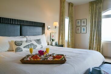 هتل Princess Heights Luxury Condo