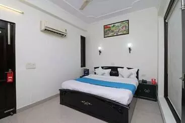 Hotel Oyo 10878 Unitech Cyber Park