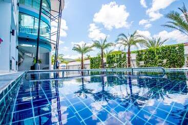 هتل Baan Yamoo Ranong