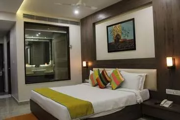Hotel Seven Sky Clarks Exotica