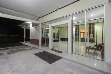 בית מלון כפרי Reddoorz Near Iain Palangkaraya