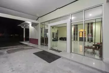 Hotelli Reddoorz Near Iain Palangkaraya